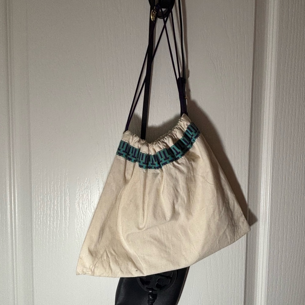 Tory Burch Miller Phone Crossbody, black - Picture 5 of 5
